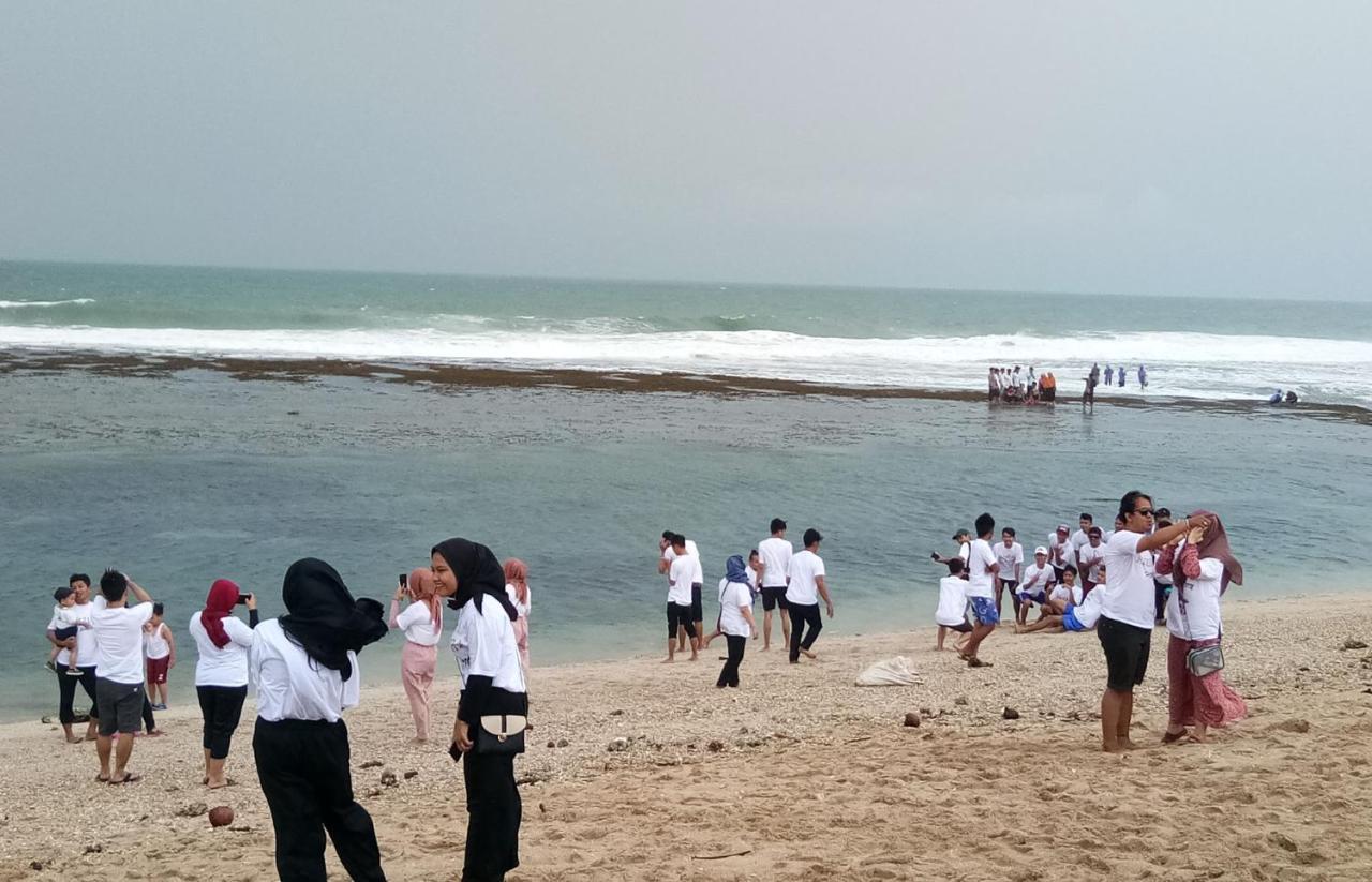 Penginapan Karanglaut Sayangheulang Cilauteureun Exterior foto