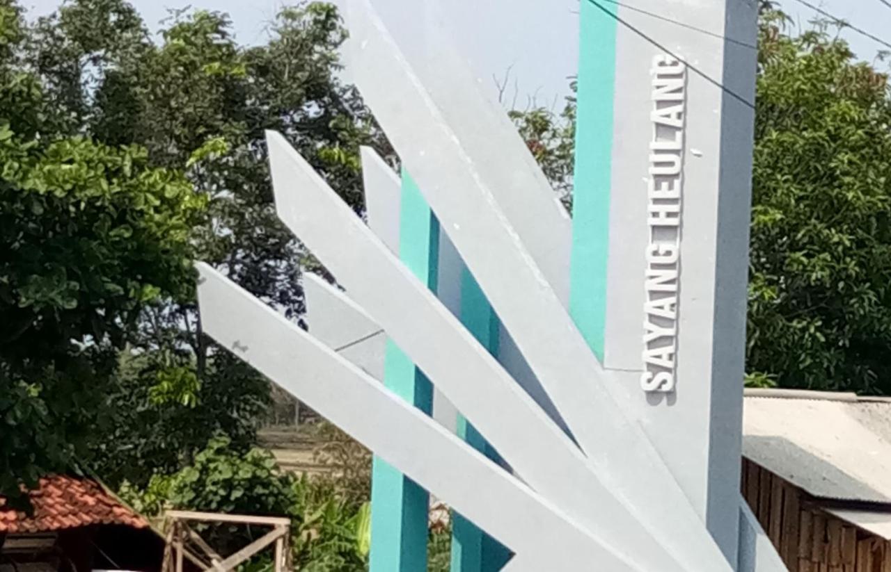 Penginapan Karanglaut Sayangheulang Cilauteureun Exterior foto