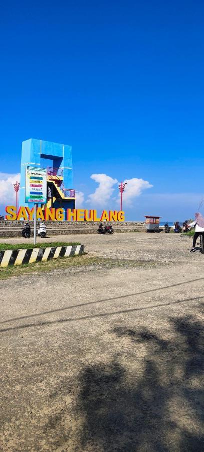 Penginapan Karanglaut Sayangheulang Cilauteureun Exterior foto