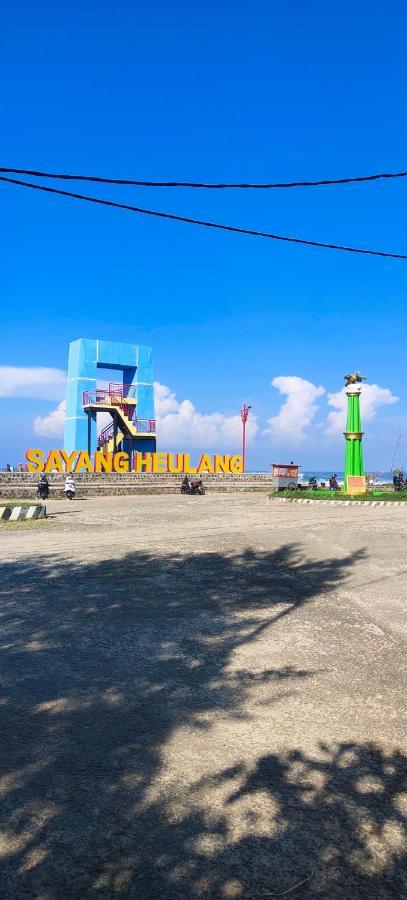 Penginapan Karanglaut Sayangheulang Cilauteureun Exterior foto