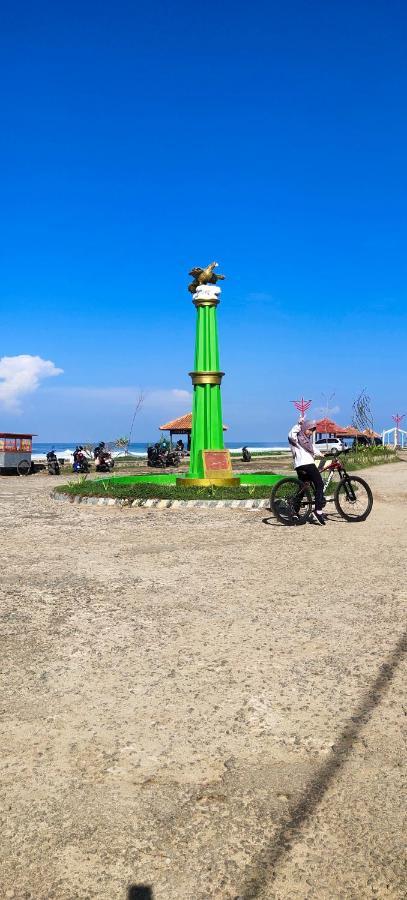 Penginapan Karanglaut Sayangheulang Cilauteureun Exterior foto