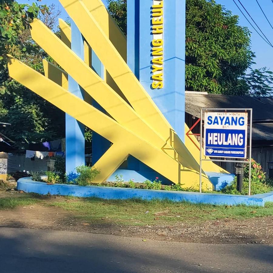 Penginapan Karanglaut Sayangheulang Cilauteureun Exterior foto